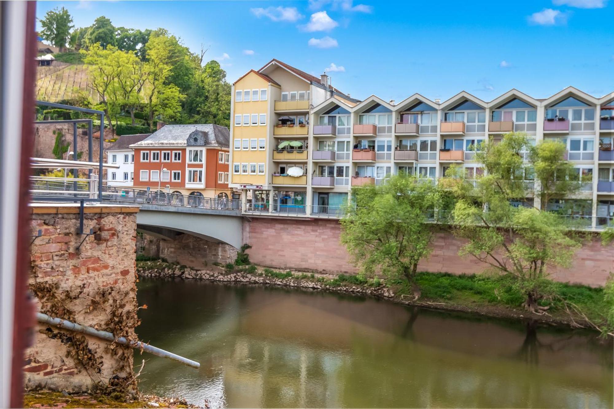 Altstadt Apartment Am Wasser Mit Parkplatz Und Grossem Garten Бад-Кройцнах Екстер'єр фото